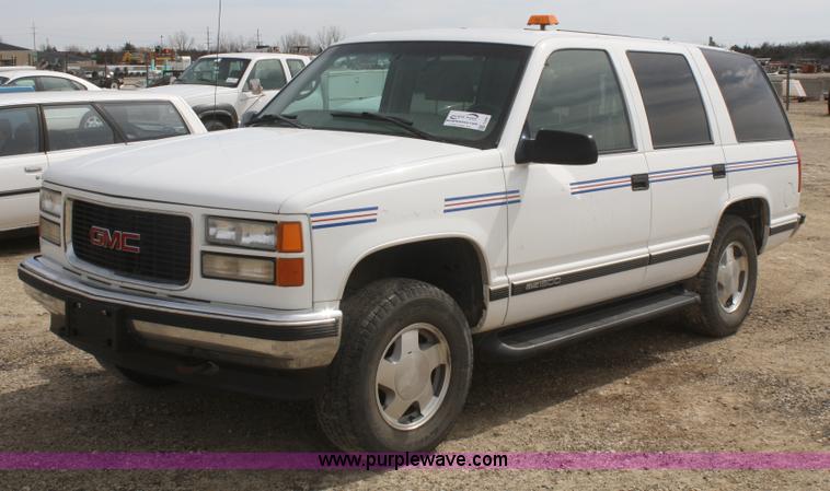 image for item E2921 1997 GMC Yukon SLE SUV