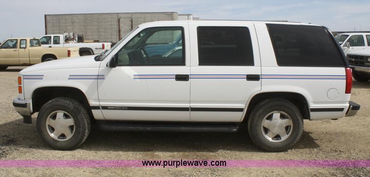 image for item E2921 1997 GMC Yukon SLE SUV