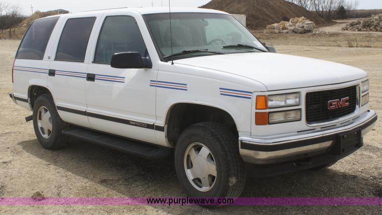 image for item E2921 1997 GMC Yukon SLE SUV
