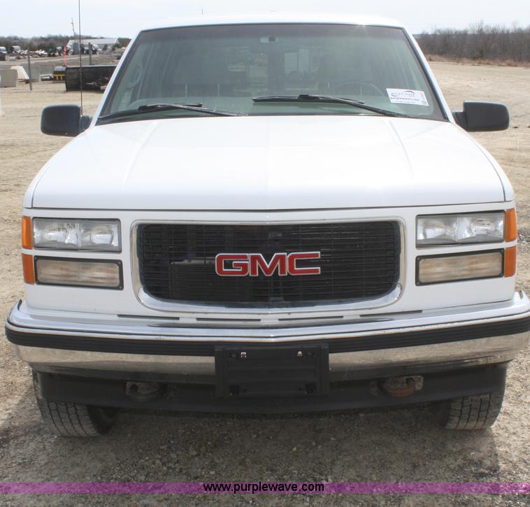 image for item E2921 1997 GMC Yukon SLE SUV