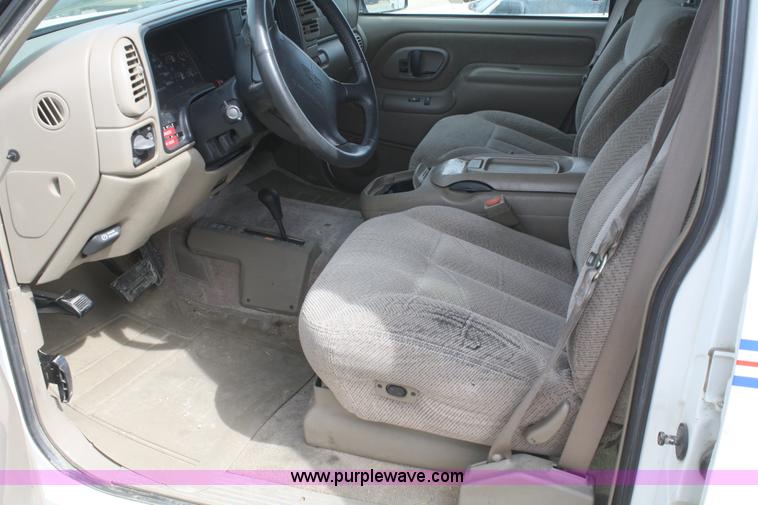 image for item E2921 1997 GMC Yukon SLE SUV
