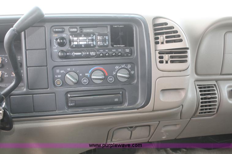 image for item E2921 1997 GMC Yukon SLE SUV