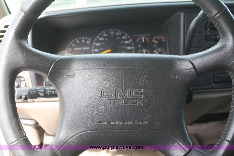 image for item E2921 1997 GMC Yukon SLE SUV