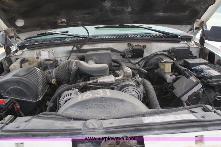 image for item E2921 1997 GMC Yukon SLE SUV