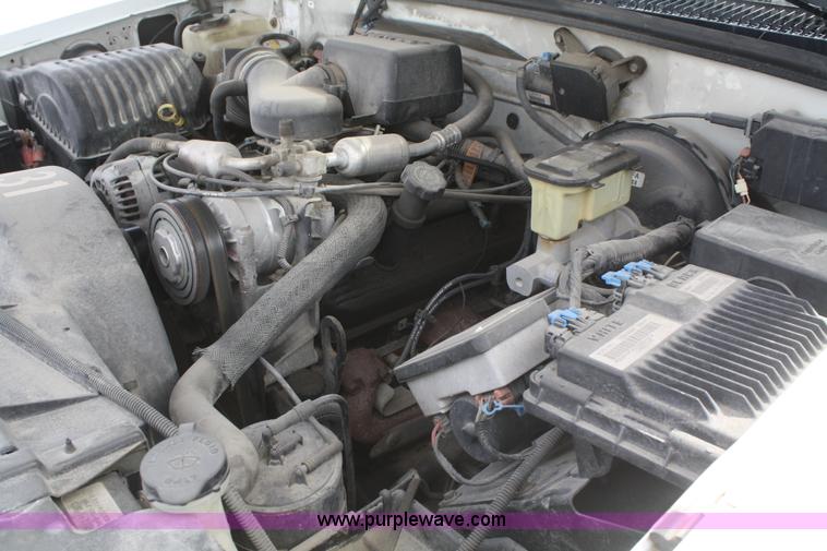 image for item E2921 1997 GMC Yukon SLE SUV