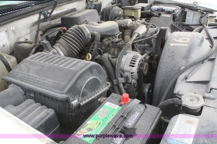 image for item E2921 1997 GMC Yukon SLE SUV