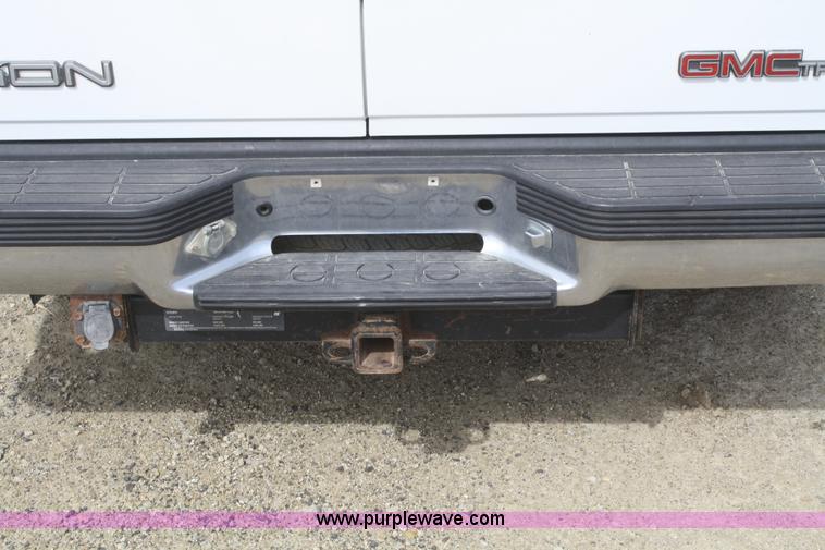 image for item E2921 1997 GMC Yukon SLE SUV