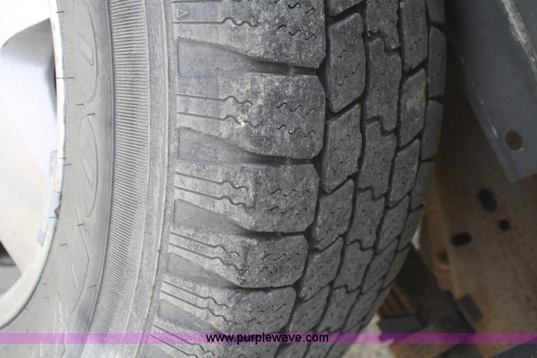 image for item E2921 1997 GMC Yukon SLE SUV