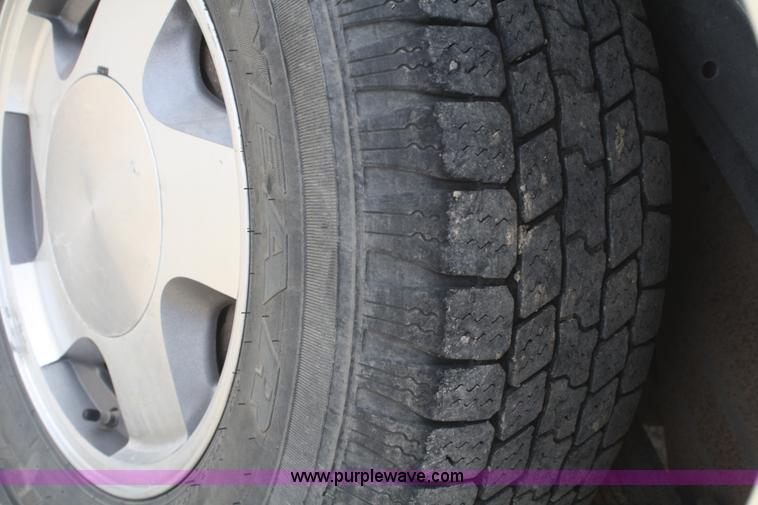 image for item E2921 1997 GMC Yukon SLE SUV