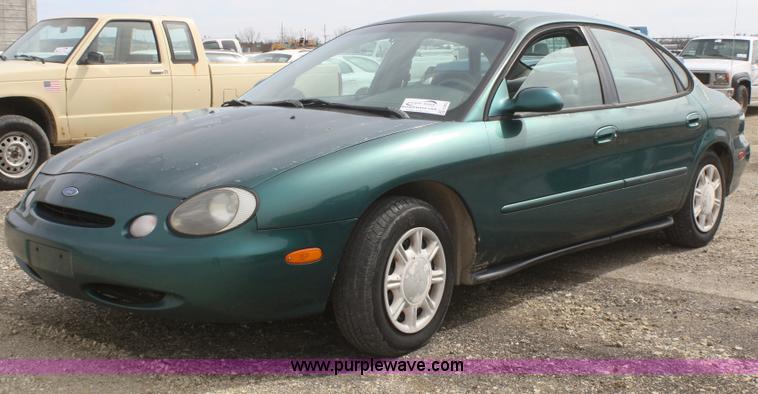 image for item E2923 1996 Ford Taurus GL