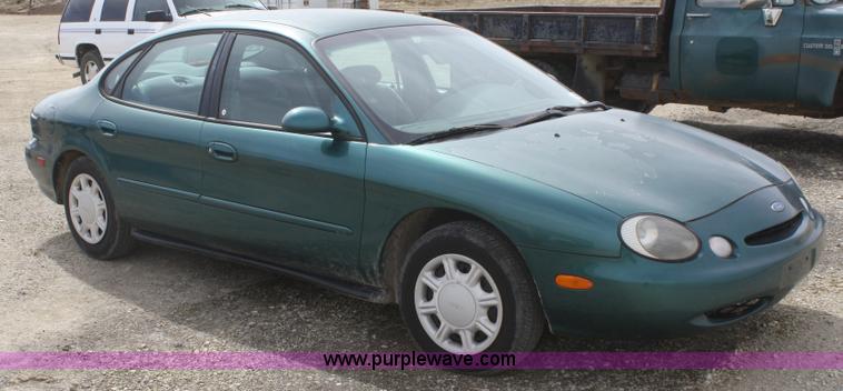 image for item E2923 1996 Ford Taurus GL