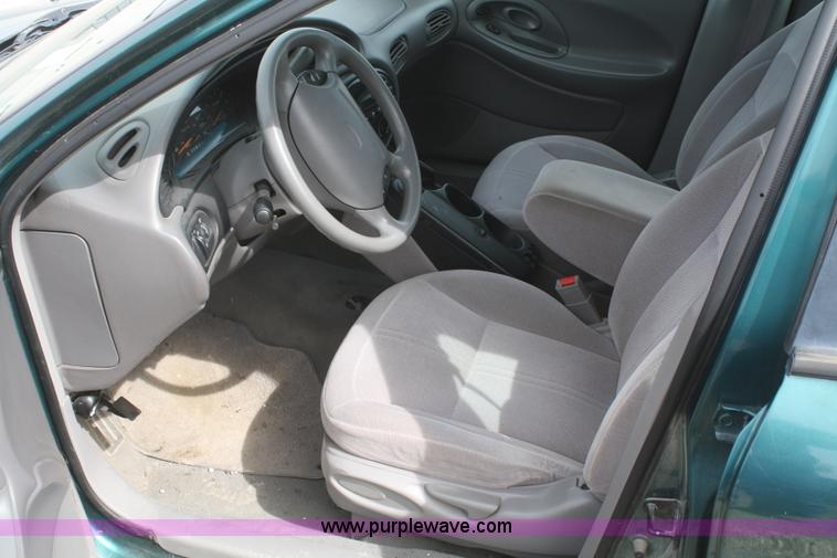 image for item E2923 1996 Ford Taurus GL