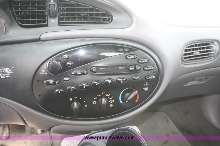 image for item E2923 1996 Ford Taurus GL