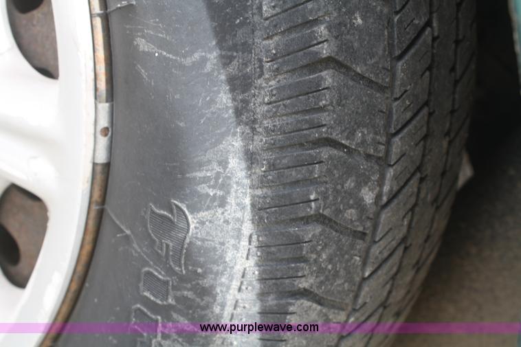 image for item E2923 1996 Ford Taurus GL