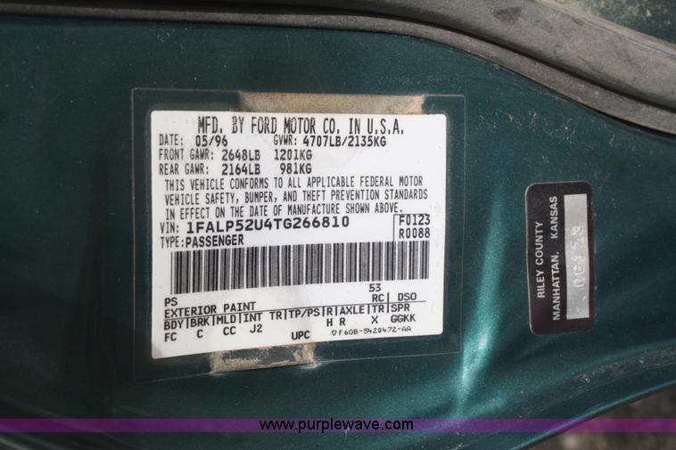 image for item E2923 1996 Ford Taurus GL