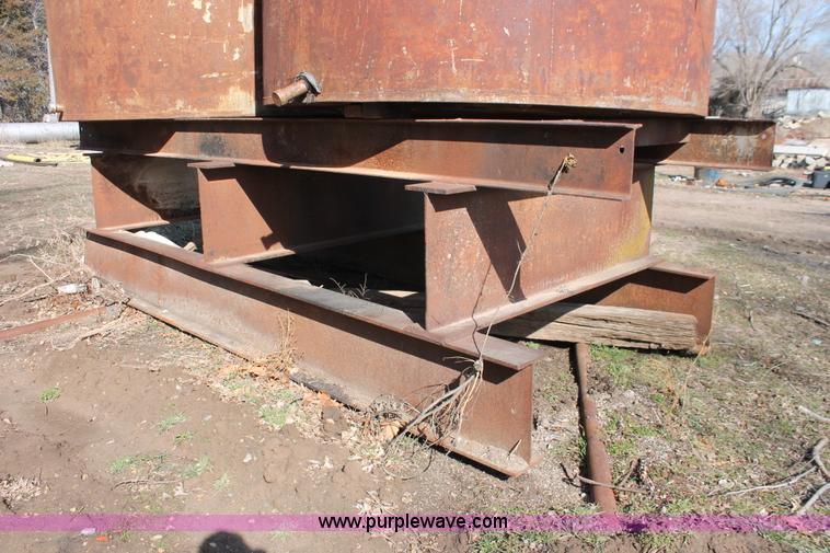 image for item E2964 (2) steel tanks