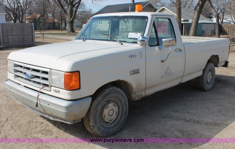 image for item E2966 1991 Ford F150 pickup truck