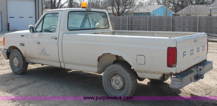 image for item E2966 1991 Ford F150 pickup truck