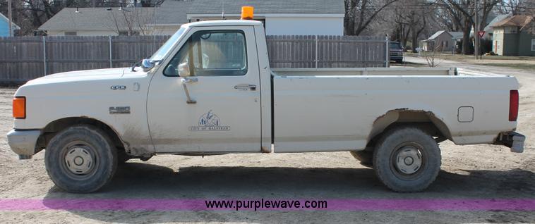 image for item E2966 1991 Ford F150 pickup truck