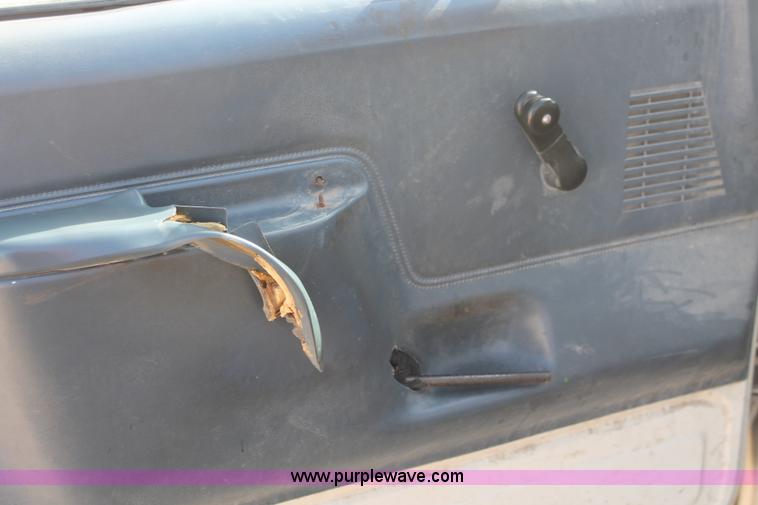 image for item E2966 1991 Ford F150 pickup truck