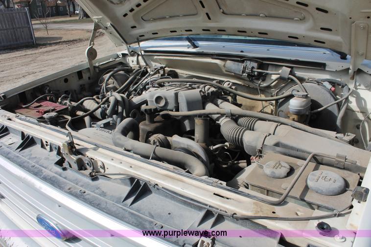 image for item E2966 1991 Ford F150 pickup truck