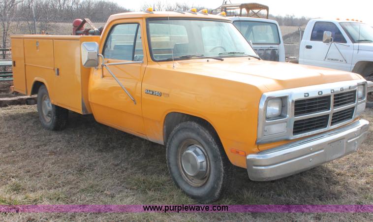 image for item E2967 1992 Dodge D350 utility truck