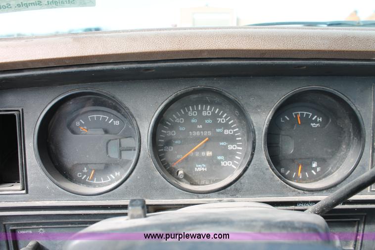 image for item E2967 1992 Dodge D350 utility truck