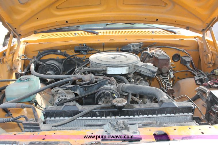 image for item E2967 1992 Dodge D350 utility truck