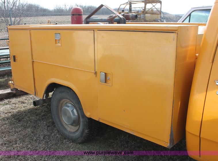 image for item E2967 1992 Dodge D350 utility truck