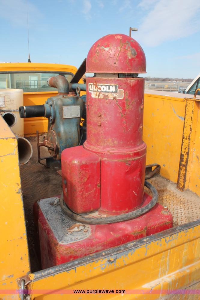 image for item E2967 1992 Dodge D350 utility truck