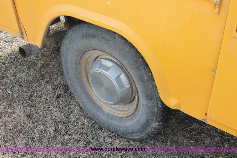 image for item E2967 1992 Dodge D350 utility truck