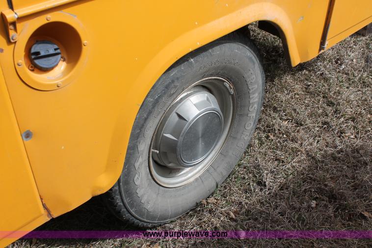 image for item E2967 1992 Dodge D350 utility truck