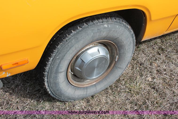 image for item E2967 1992 Dodge D350 utility truck