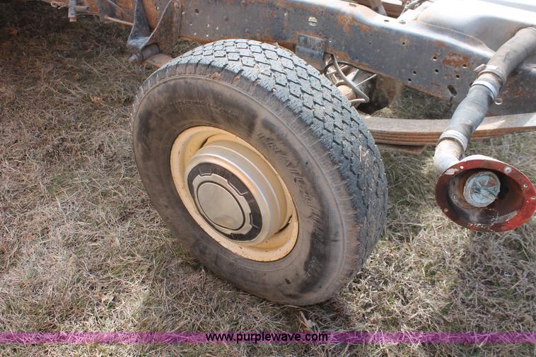 image for item E2968 1985 Ford F250 pickup truck