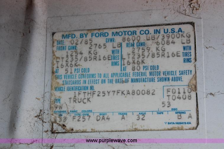 image for item E2968 1985 Ford F250 pickup truck