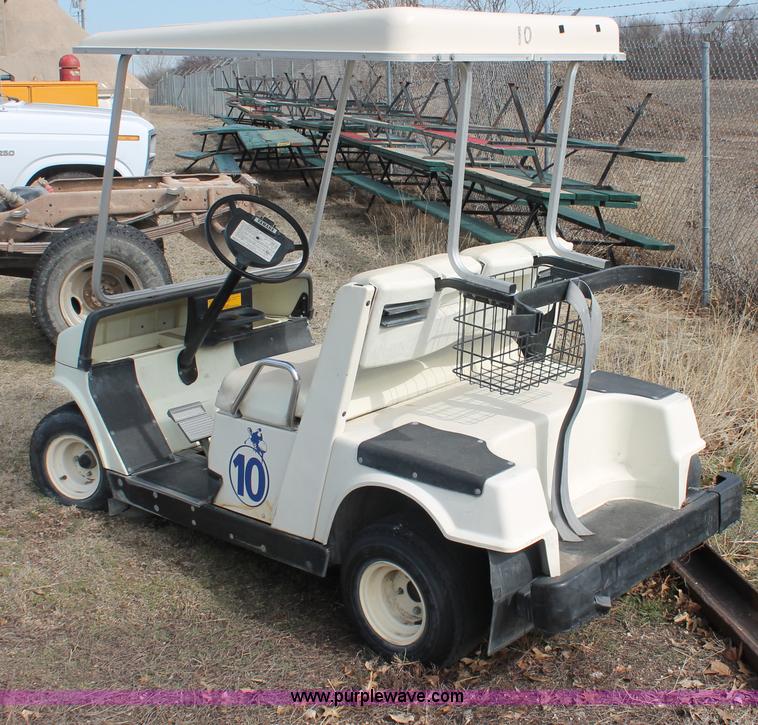 image for item E2970 Yamaha golf cart