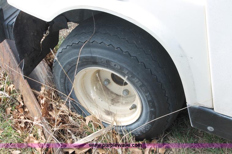 image for item E2970 Yamaha golf cart