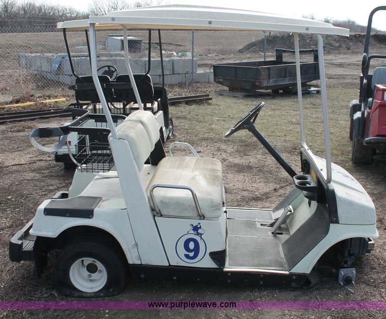 image for item E2972 Yamaha golf cart