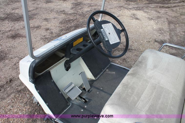 image for item E2972 Yamaha golf cart