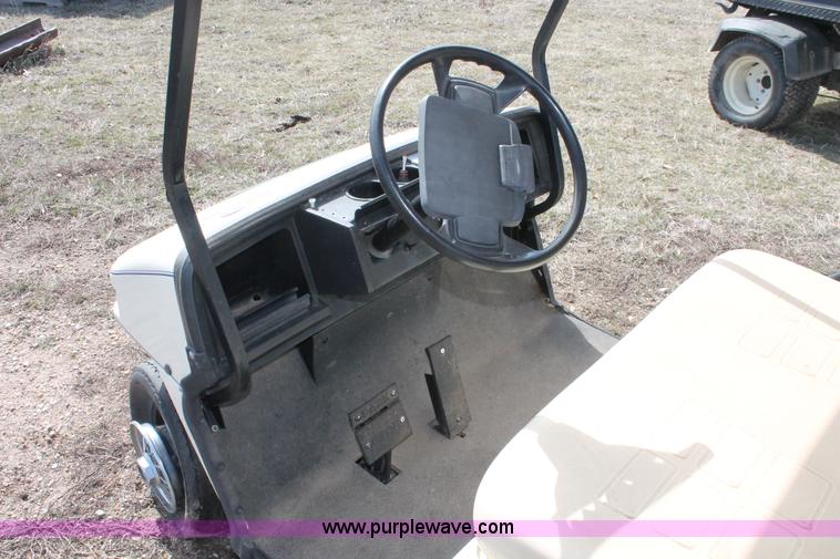 image for item E2975 Par Car golf cart