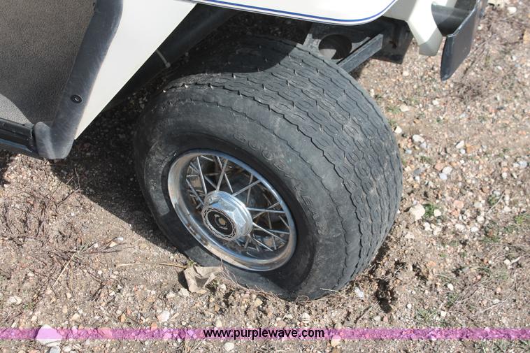 image for item E2975 Par Car golf cart