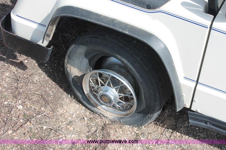 image for item E2975 Par Car golf cart