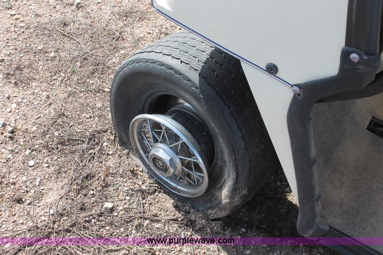 image for item E2975 Par Car golf cart