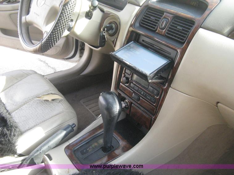 image for item E3124 1999 Toyota Camry Solara SLE