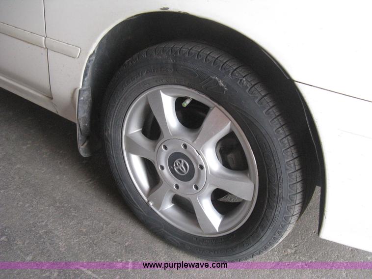 image for item E3124 1999 Toyota Camry Solara SLE