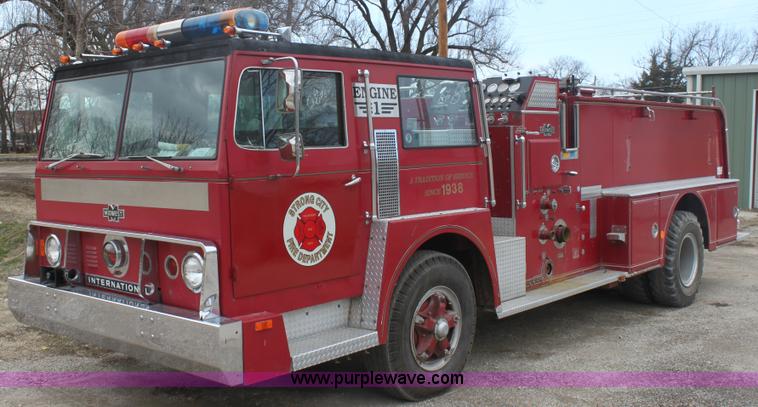 image for item E8475 1972 International fire engine