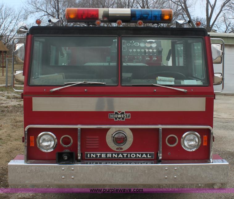 image for item E8475 1972 International fire engine
