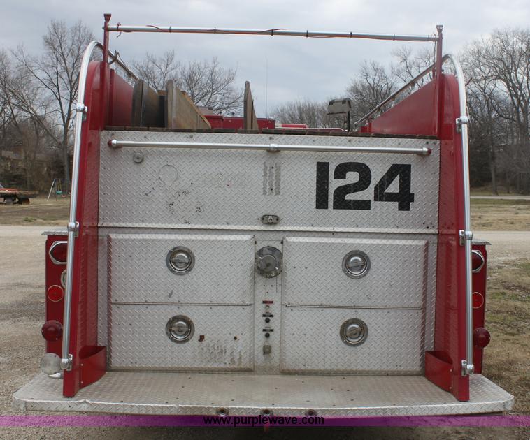 image for item E8475 1972 International fire engine