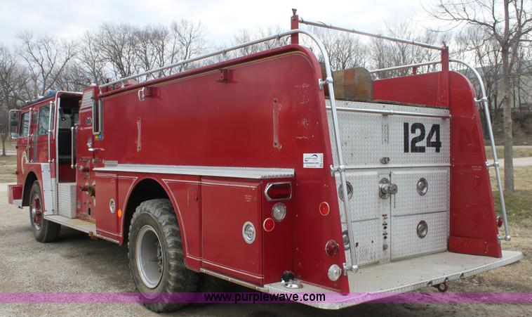 image for item E8475 1972 International fire engine