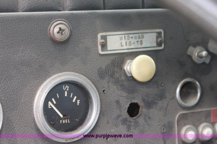 image for item E8475 1972 International fire engine